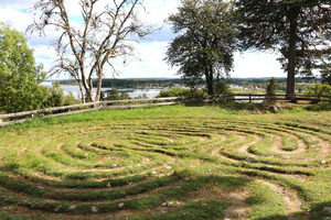 Labyrinten Rundelborg med utsikt över Mälaren